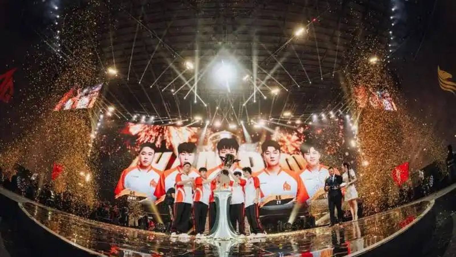赛事数据栏目配图，电竞数据面板与统计图表